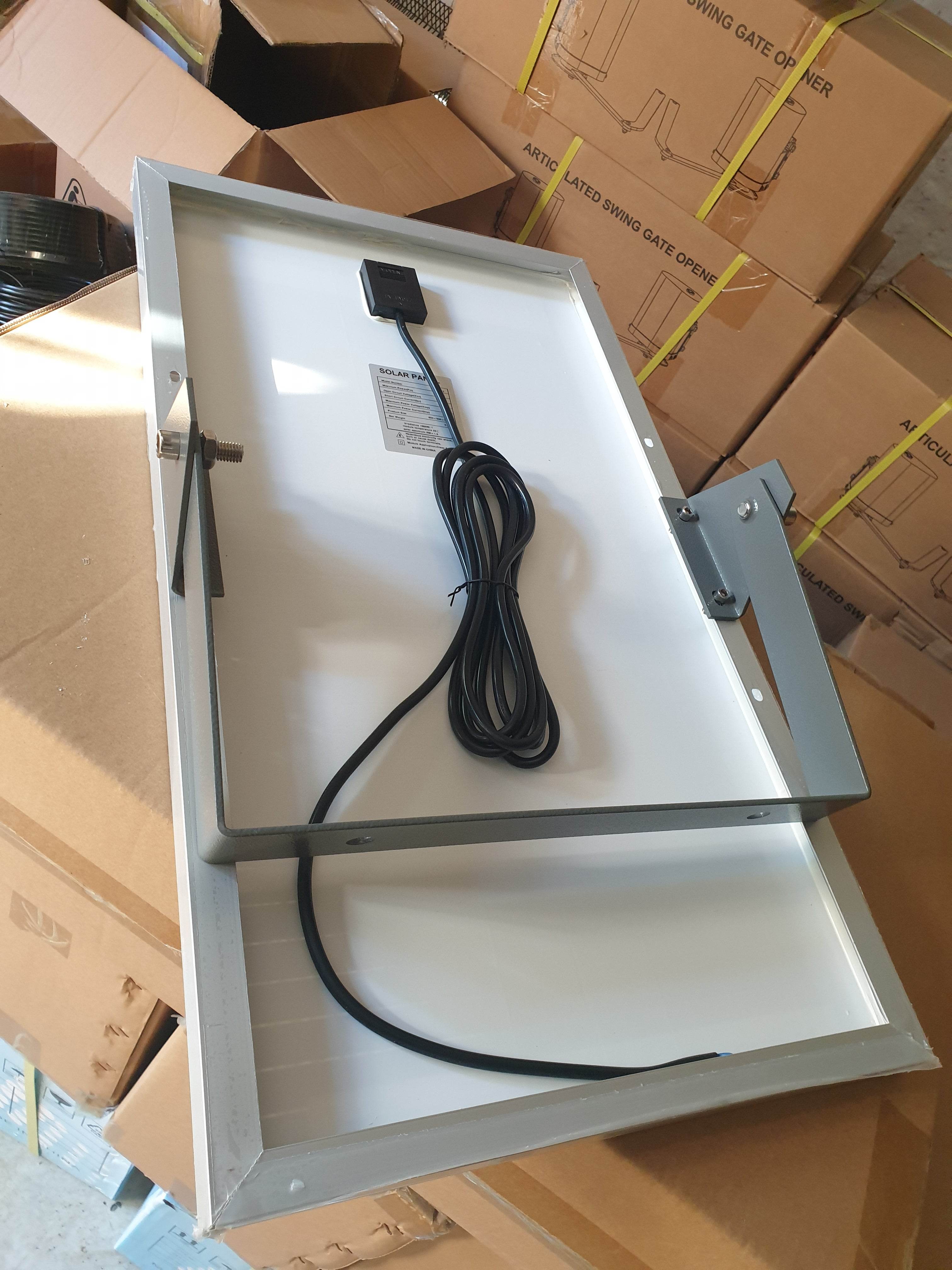 Solar Panel: 60watt, 24V.