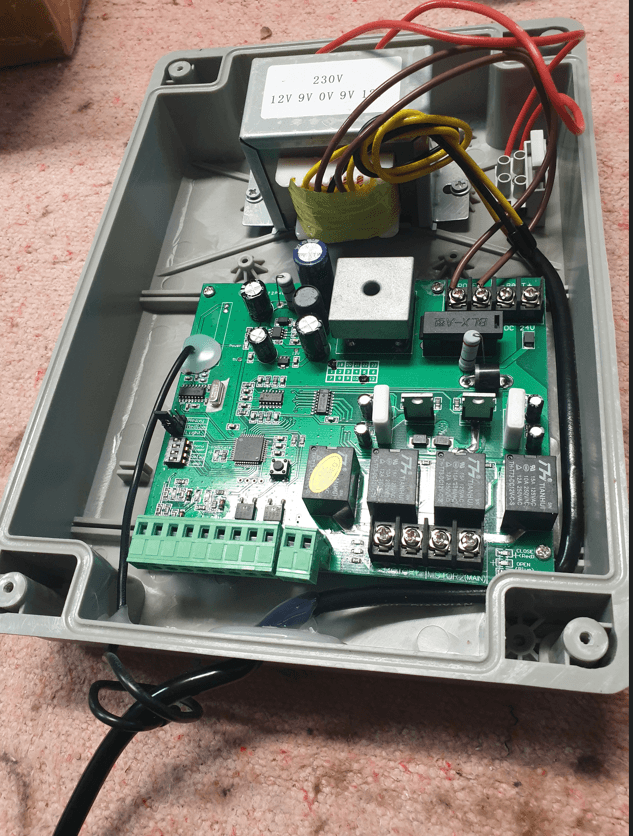 Gatehouse 12Volt Single Or Double Swing Gate Controller